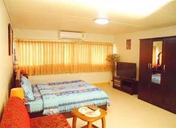 Impact Muang Thong Thani Service Condominium Apartment Bangkok