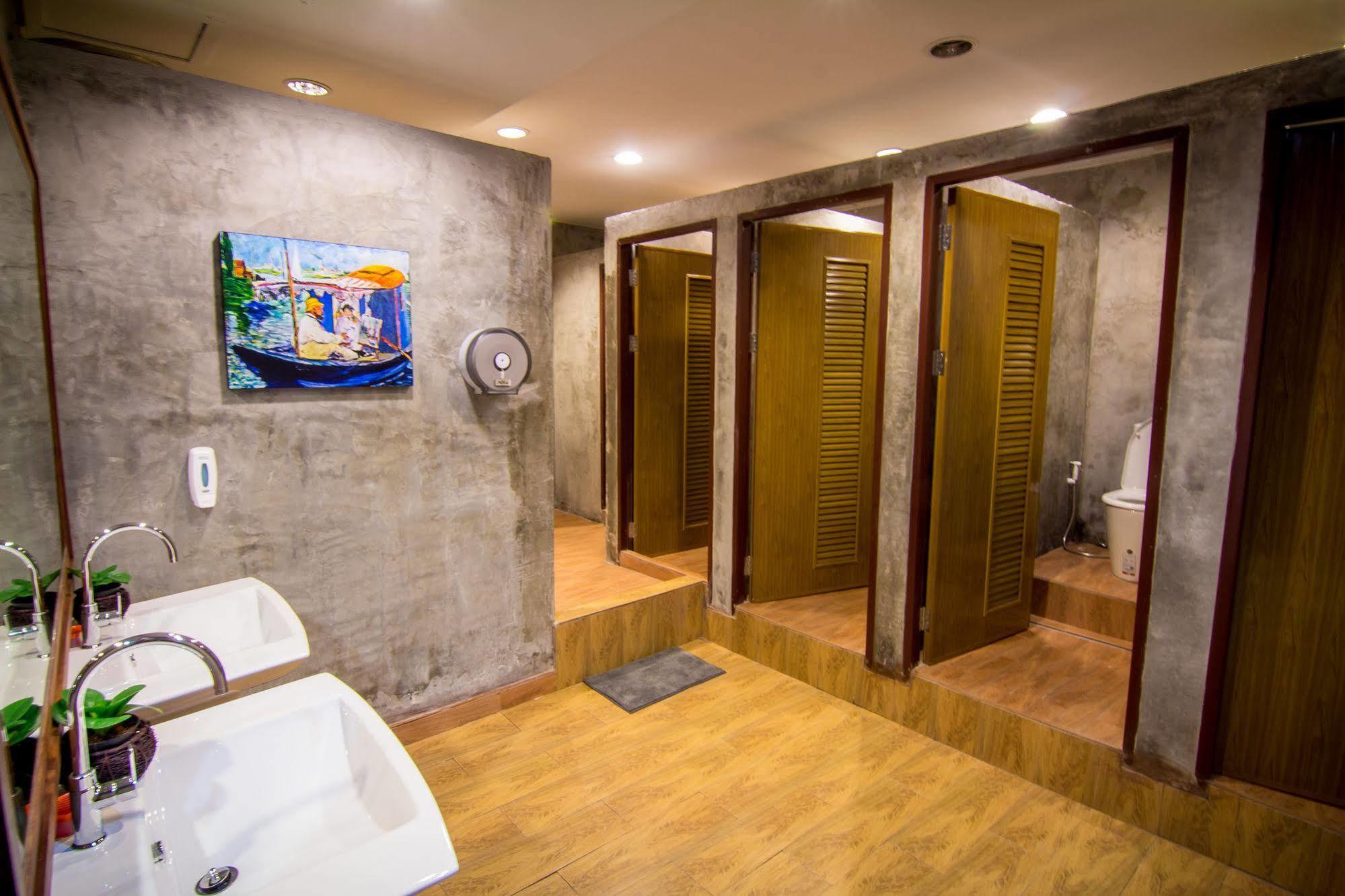 Bubble Space Hostel Bangkok