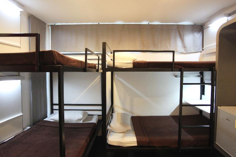 Asrama Cheqinn - Sukhumvit 4 Nana Plaza Bangkok