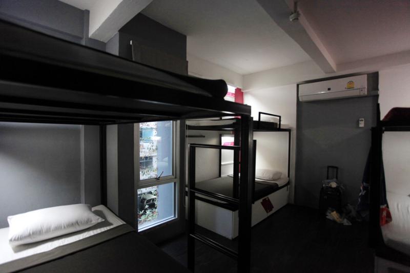 Cheqinn - Sukhumvit 4 Nana Plaza Bangkok