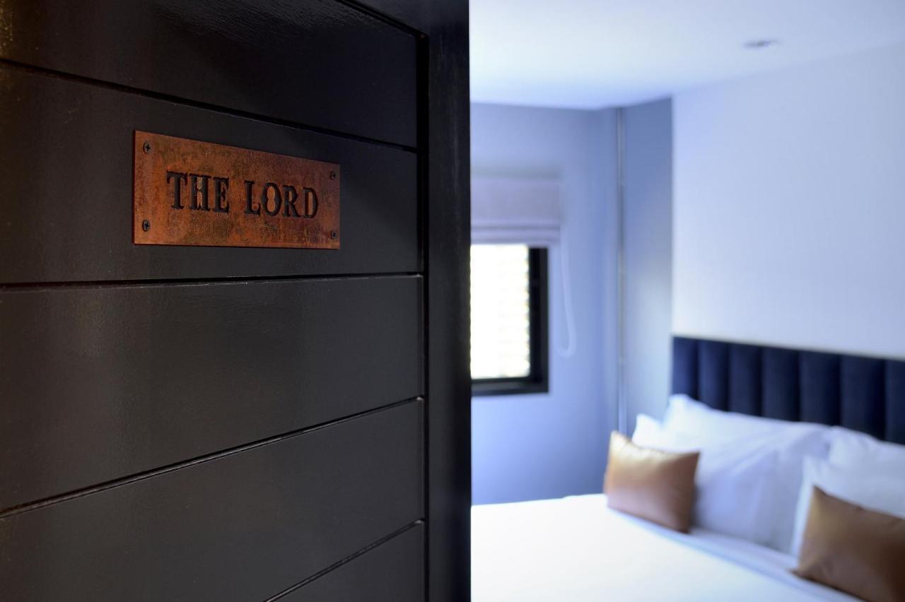 Castle Black Hostel *
