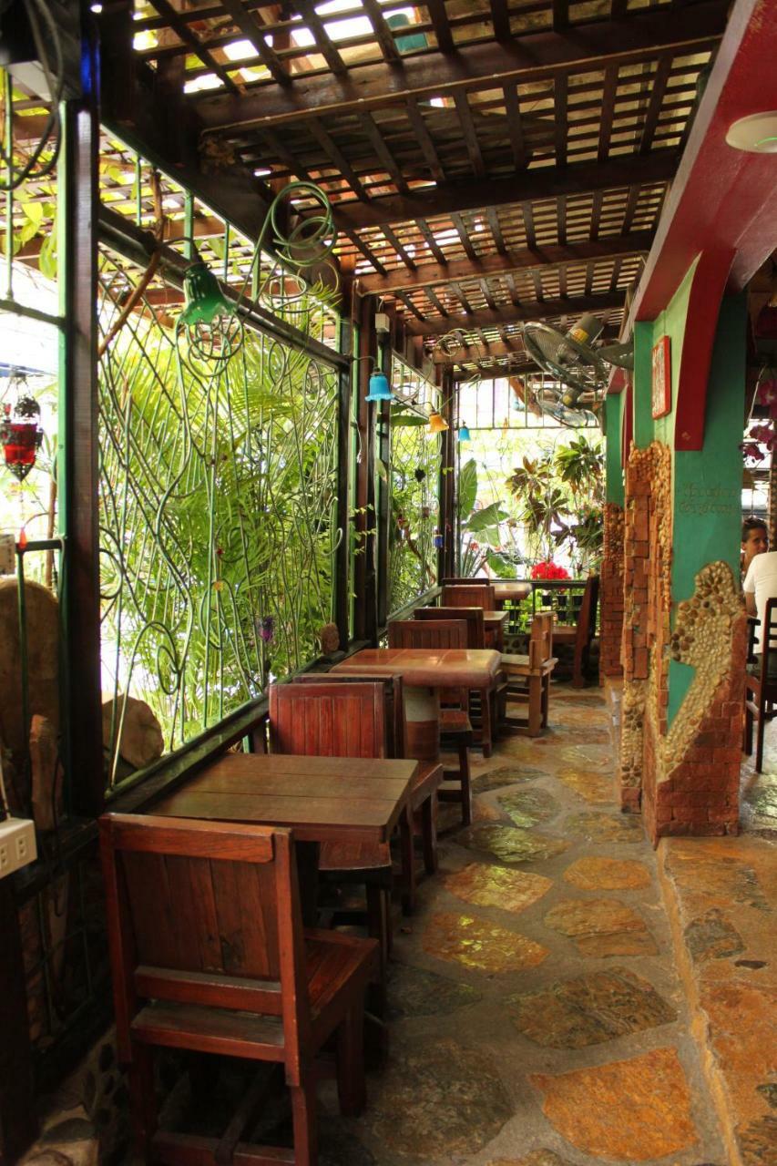 Shanti Guest house 2*