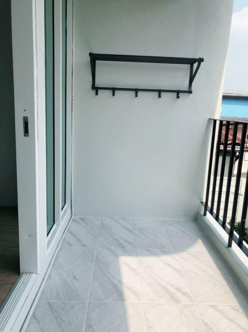 Apartment Teak