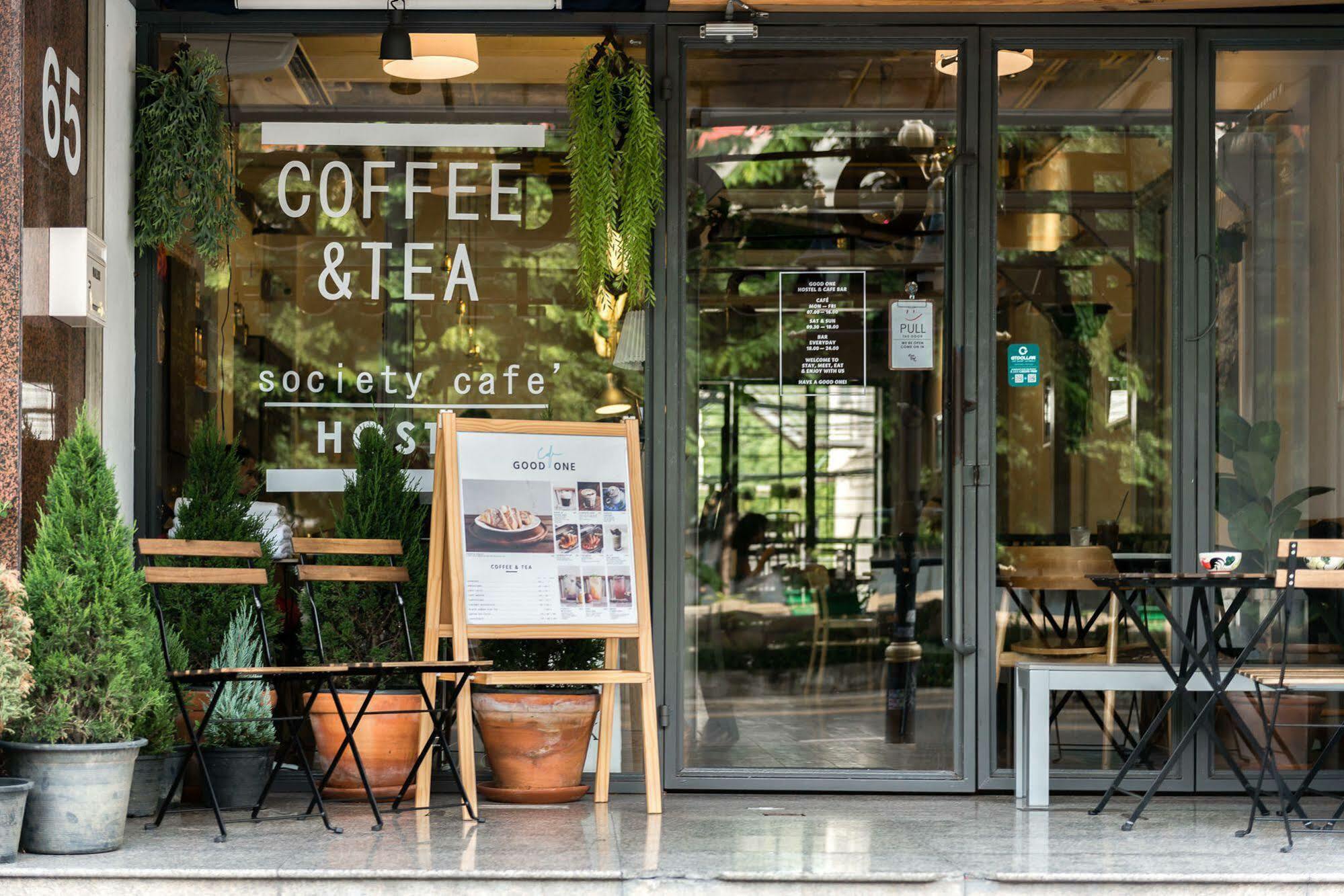 Hostel Good One Poshtel & Cafe Bar