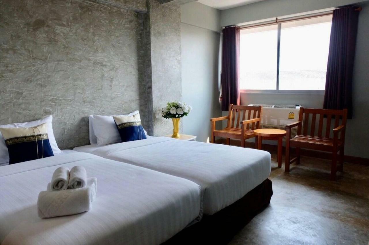 Happyland Mansion Hotel