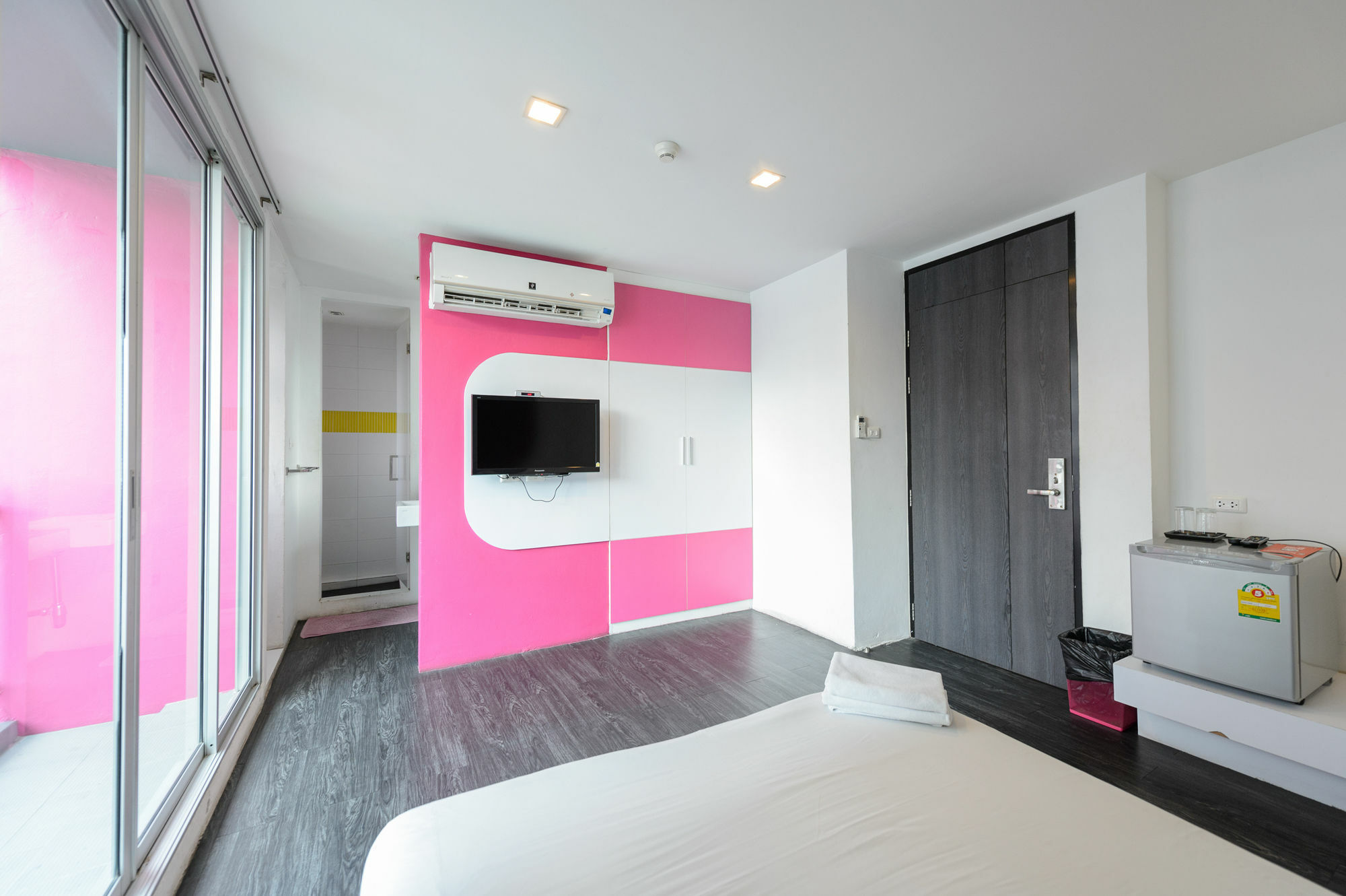 Hostel Cheqinn - Sukhumvit 4 Nana Plaza *
