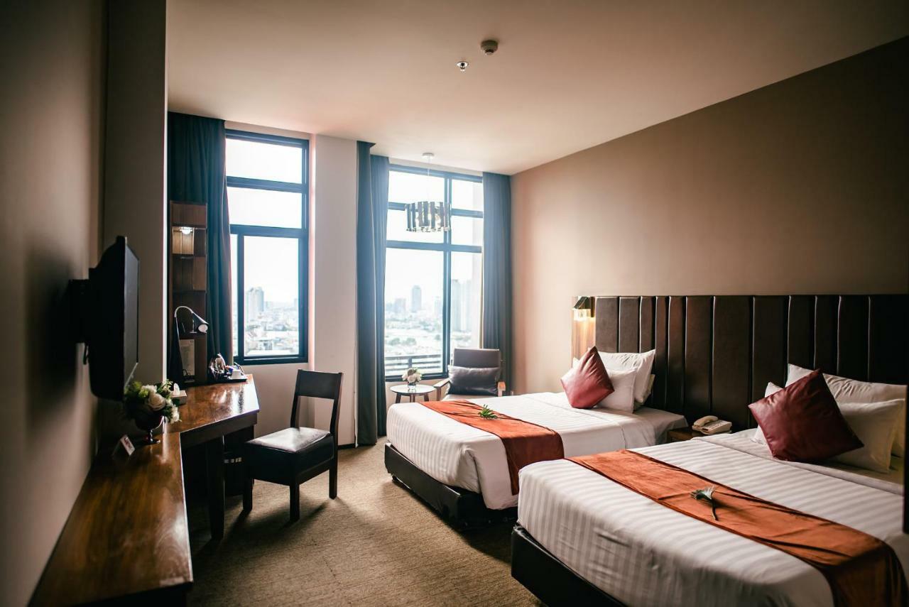 Grand Howard Hotel