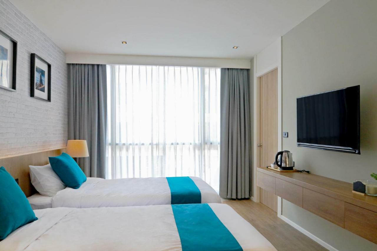 Hotel B