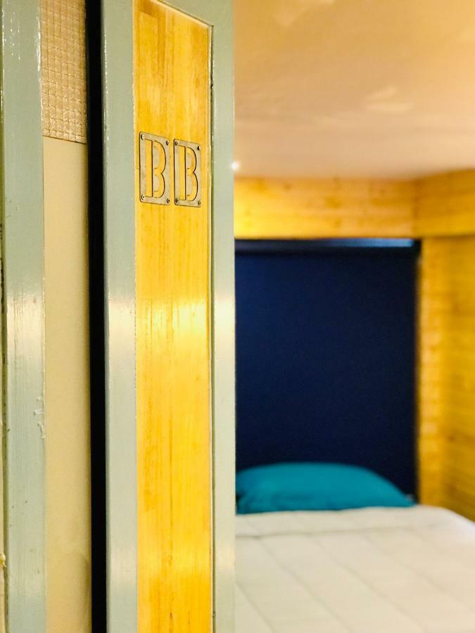 Blu Gay Poshtel *