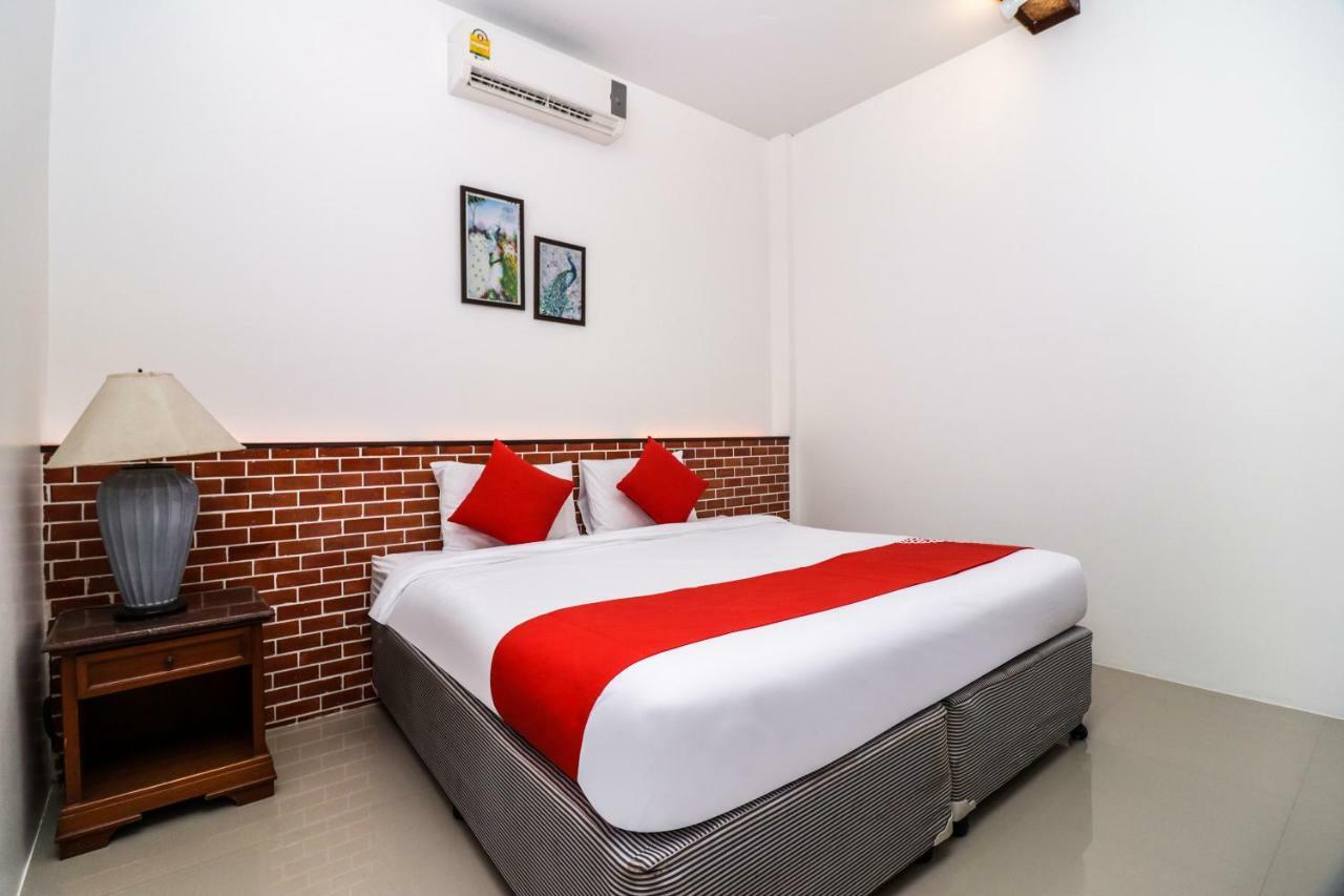 Oyo 234 Tara Grande & 3* Bangkok