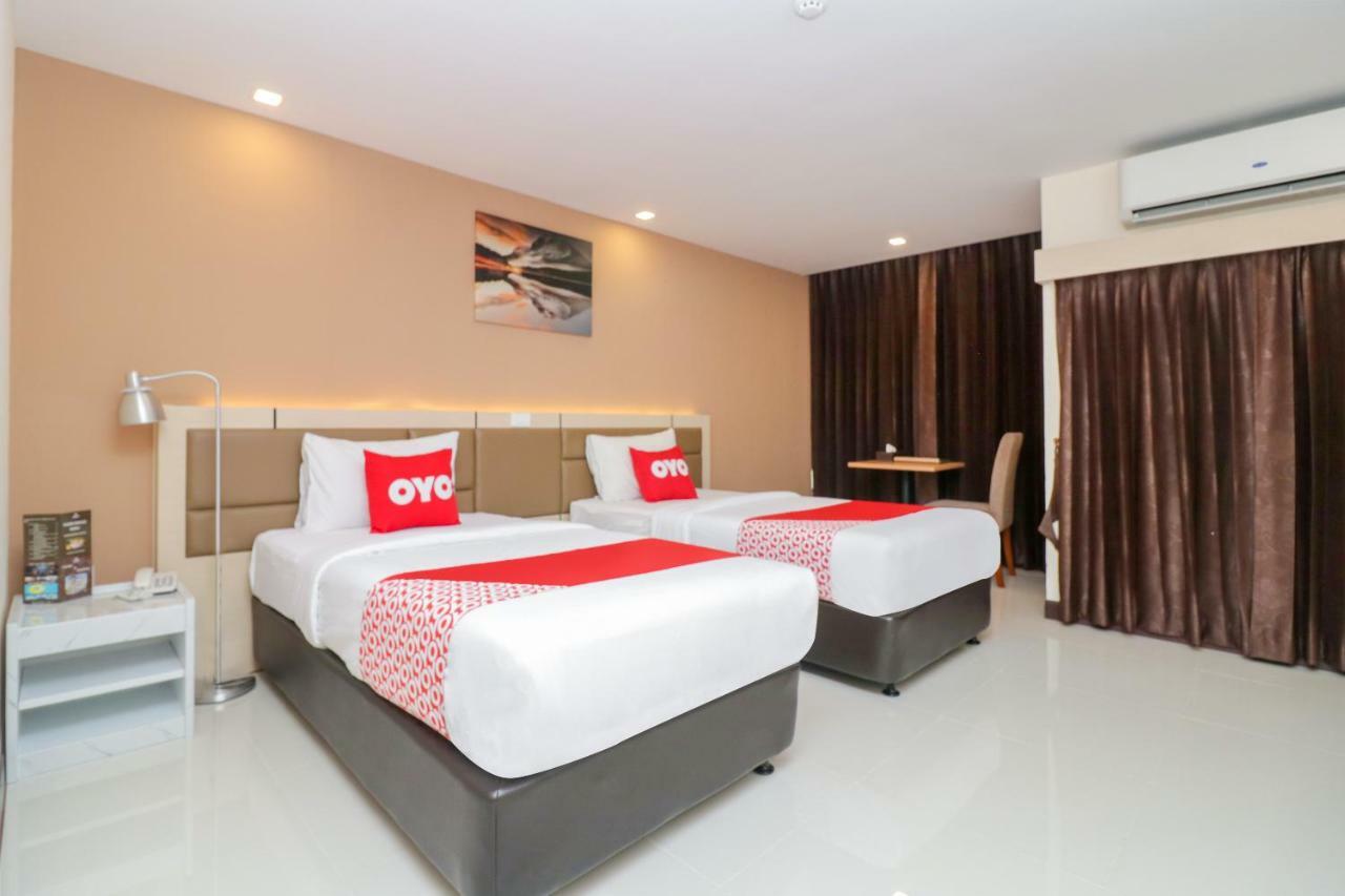 Oyo 234 Tara Grande & Hotel