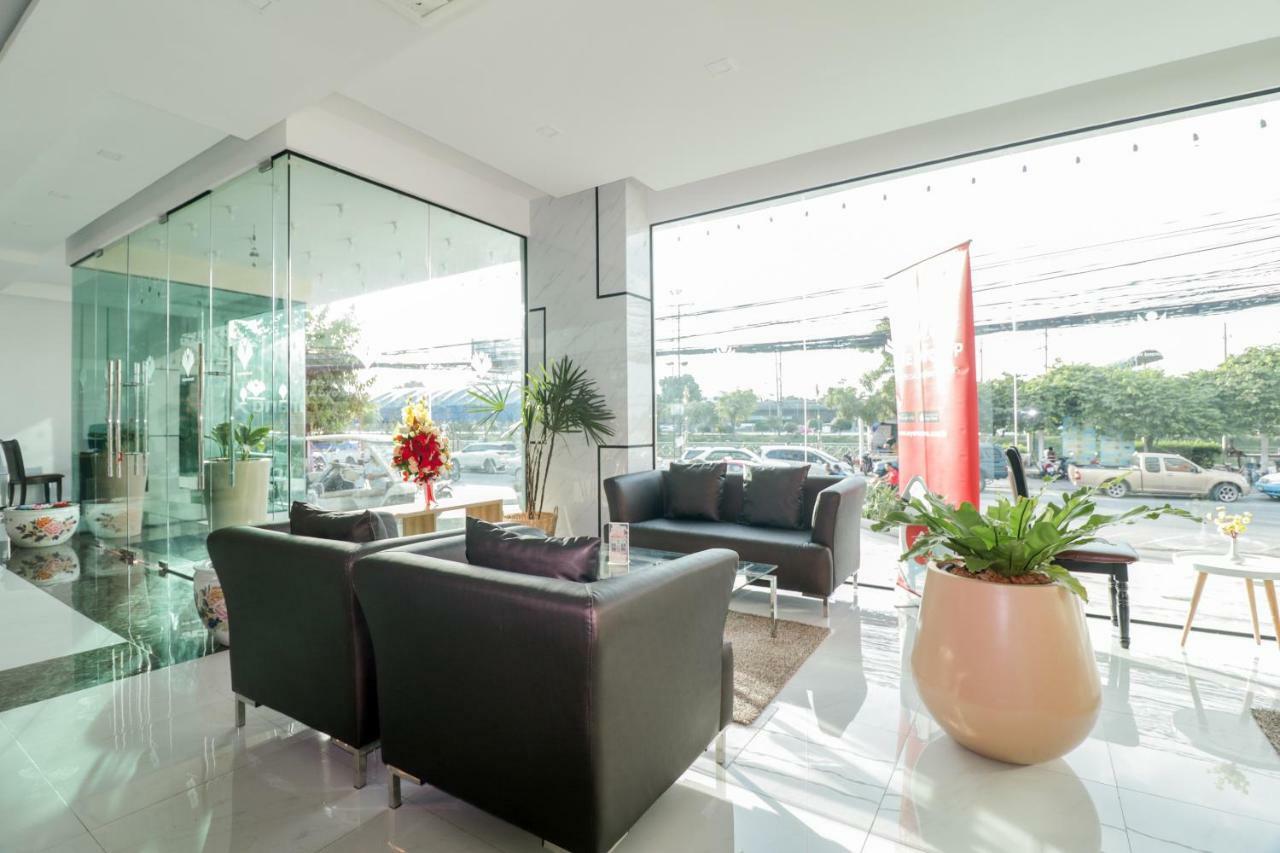 Oyo 234 Tara Grande & 3* Bangkok