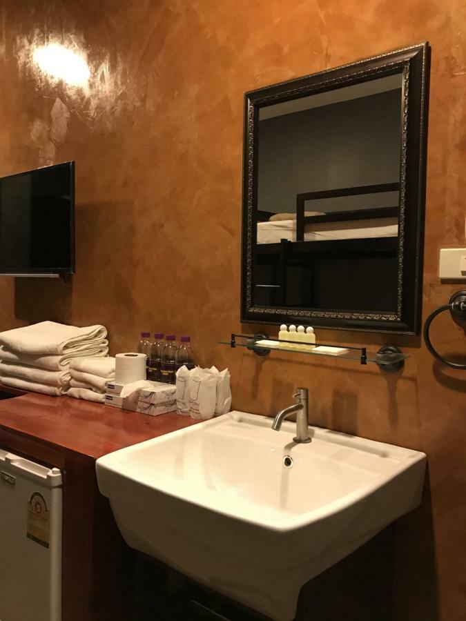 Center Point Plaza Hostel *