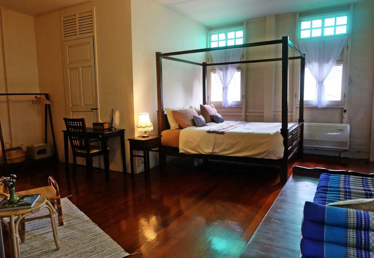 4brs Thai Heritage House In Samsen Holiday home