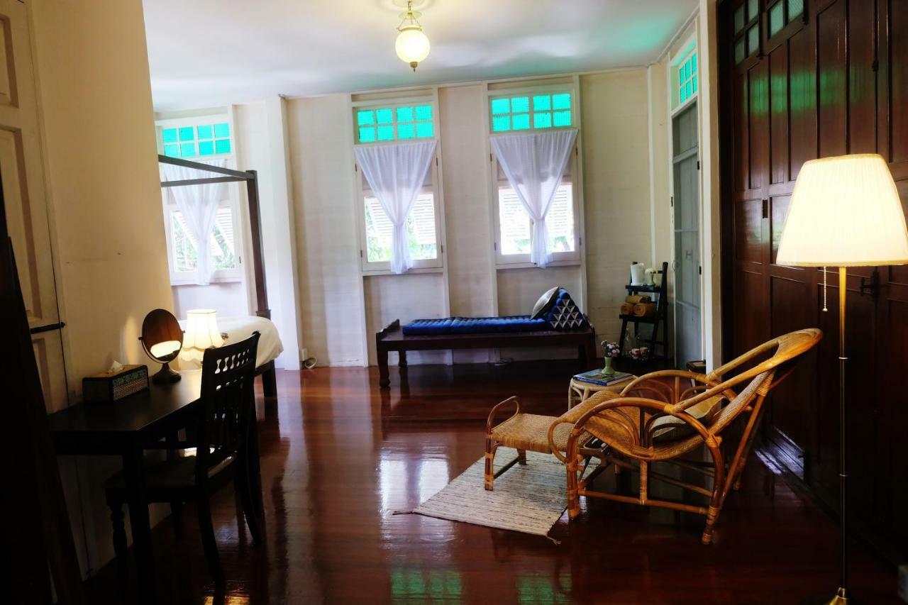 4brs Thai Heritage House In Samsen