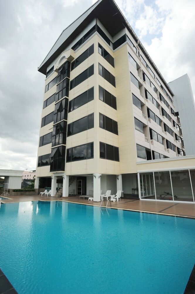 Aunchaleena Grand Hotel 5*