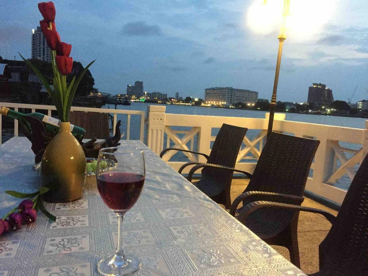 Royal River Park 102/11 Apartment Bangkok