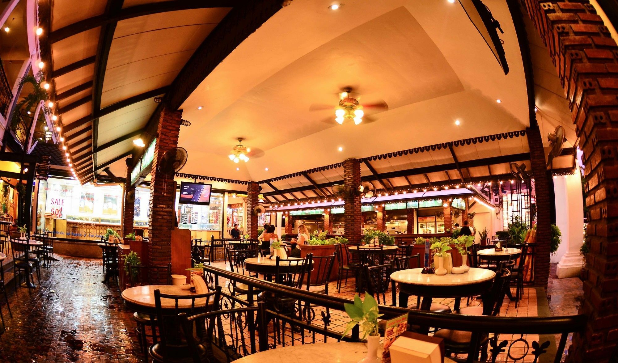 Silom Village Hotel 3*