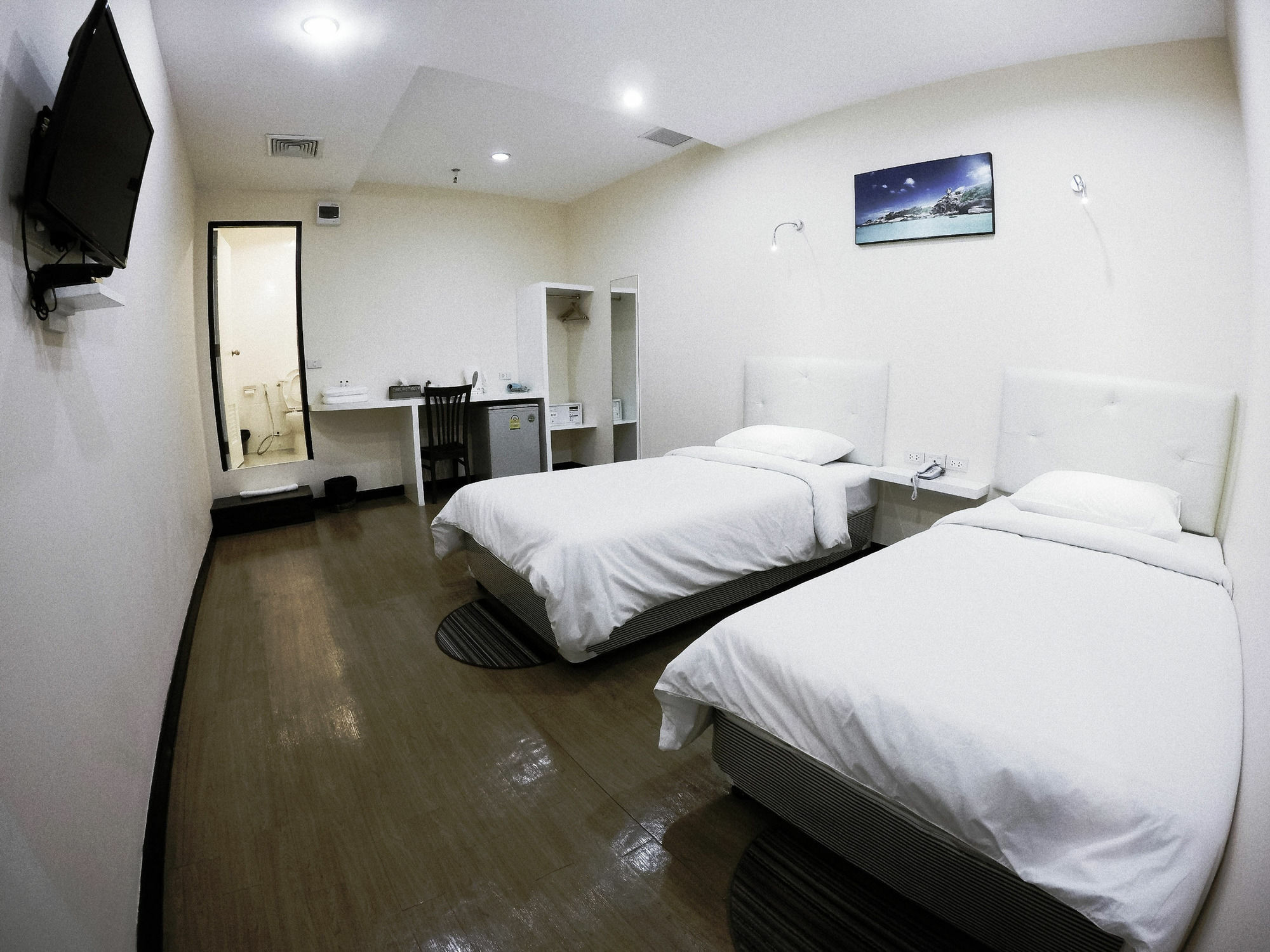 Vplace Silom Guest house 2*