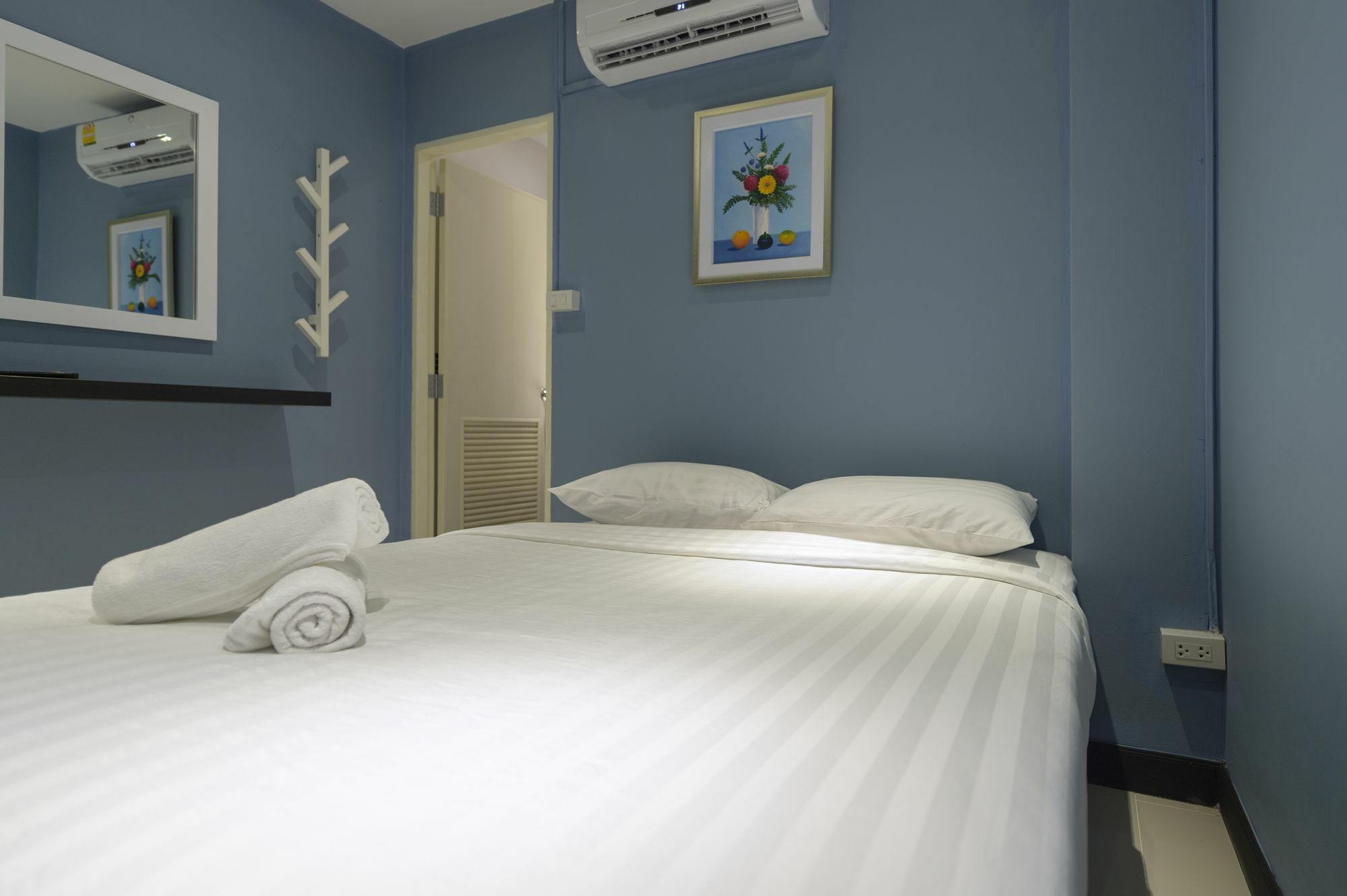 Guest house The Little Pig Sukhumvit 2*