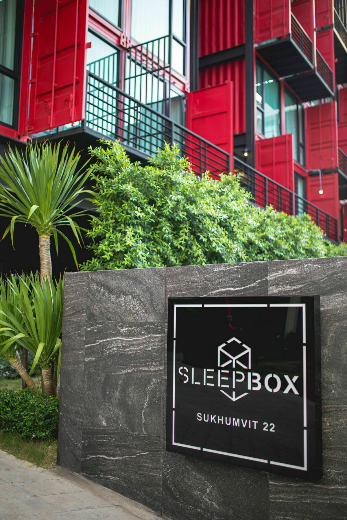 Hostel Sleep Box Sukhumvit 22 *