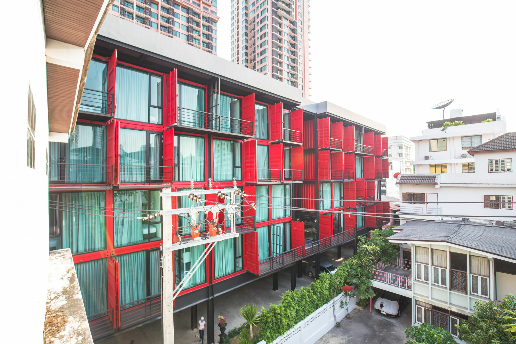 Sleep Box Sukhumvit 22 *