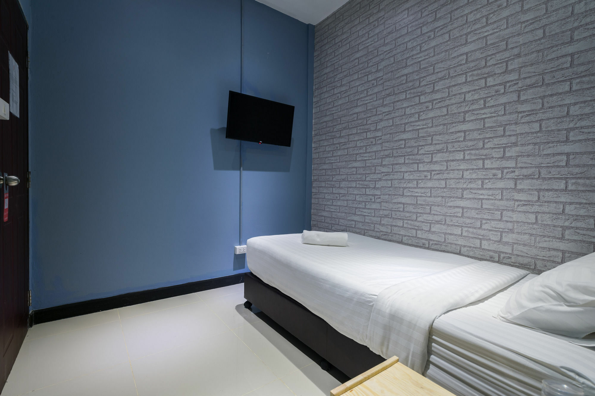 Guest house The Little Pig Sukhumvit 2*