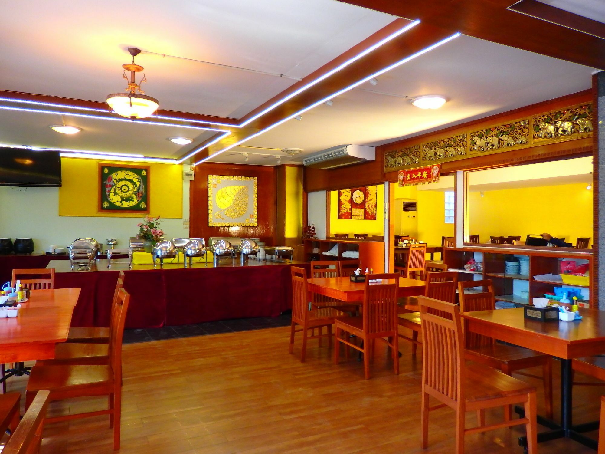 Hotel Pohseen Grand Palace