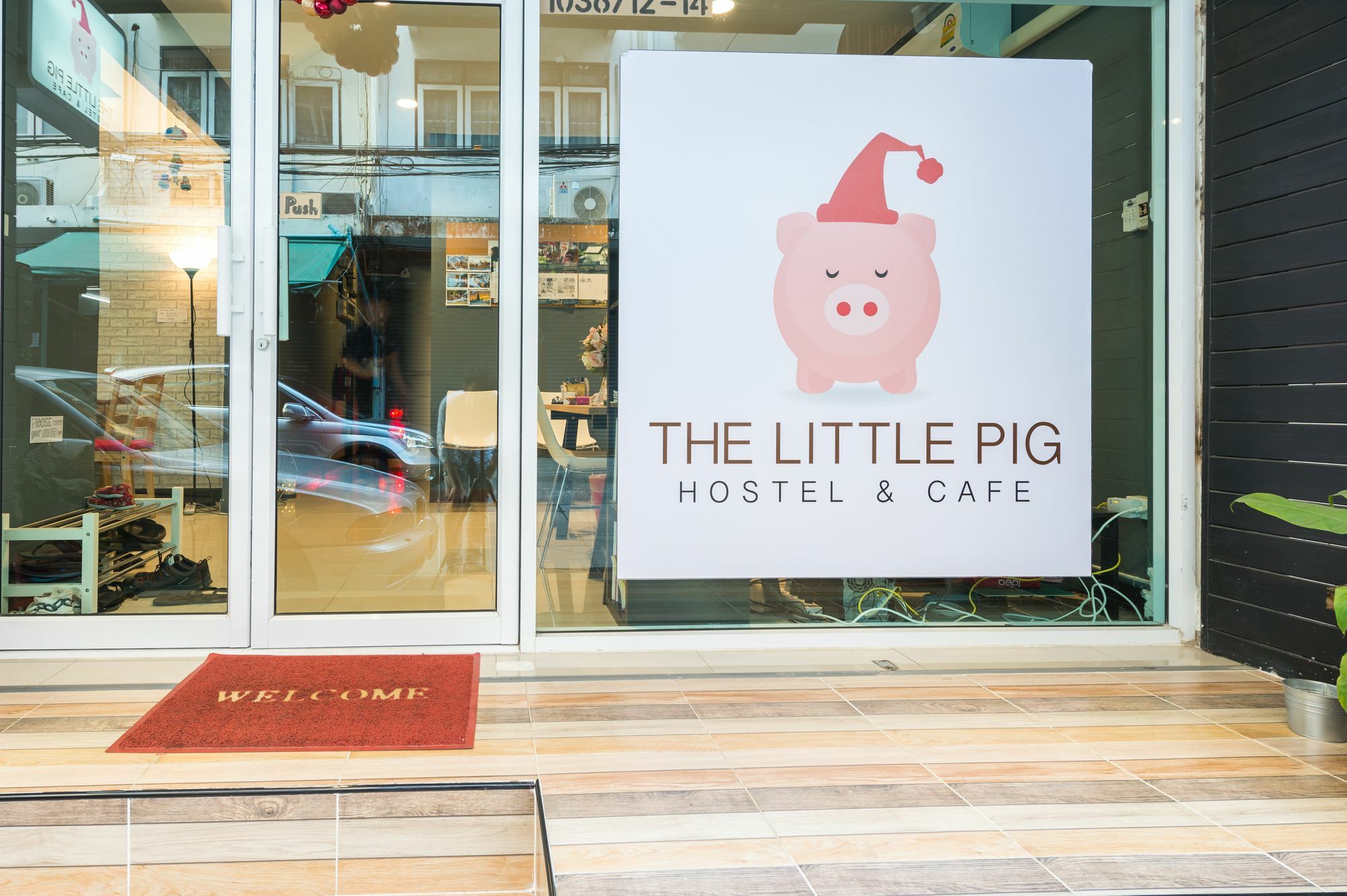 The Little Pig Sukhumvit Guest house