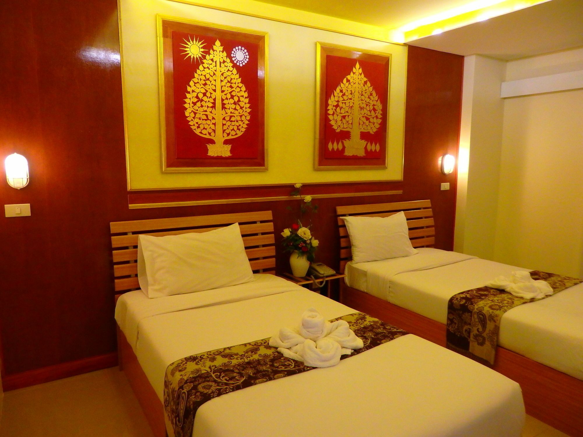 Pohseen Grand Palace Hotel 4*