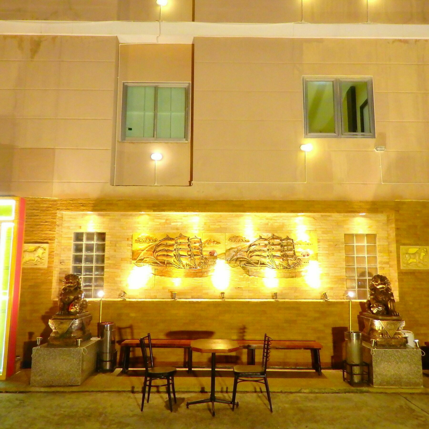 Hotel Pohseen Grand Palace 4*