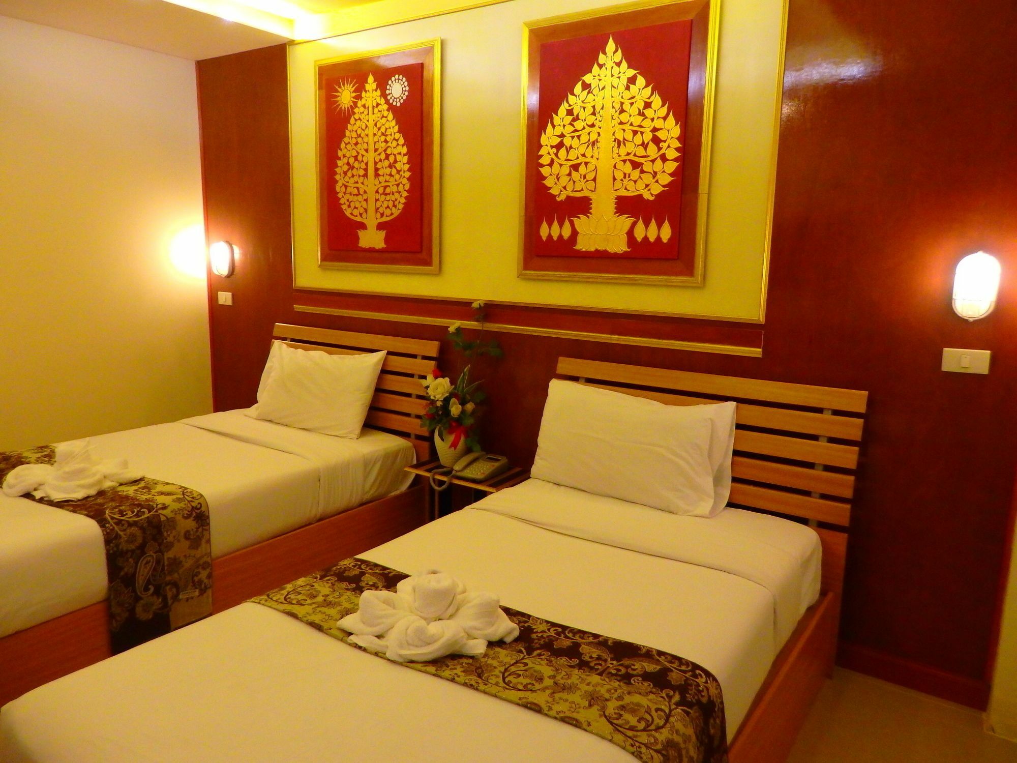 Pohseen Grand Palace 4*