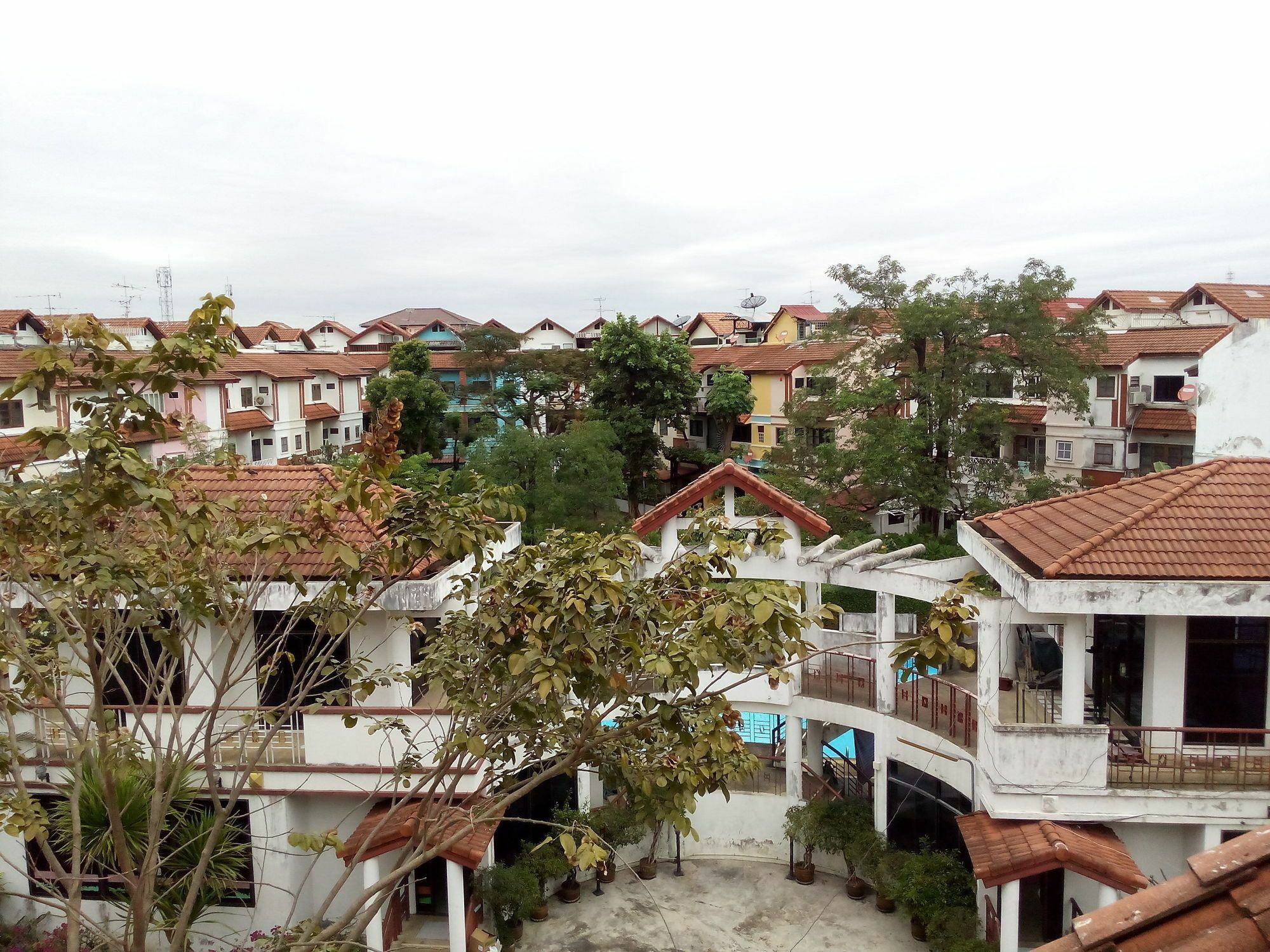 A Joy House - Kaset Nawamin City *