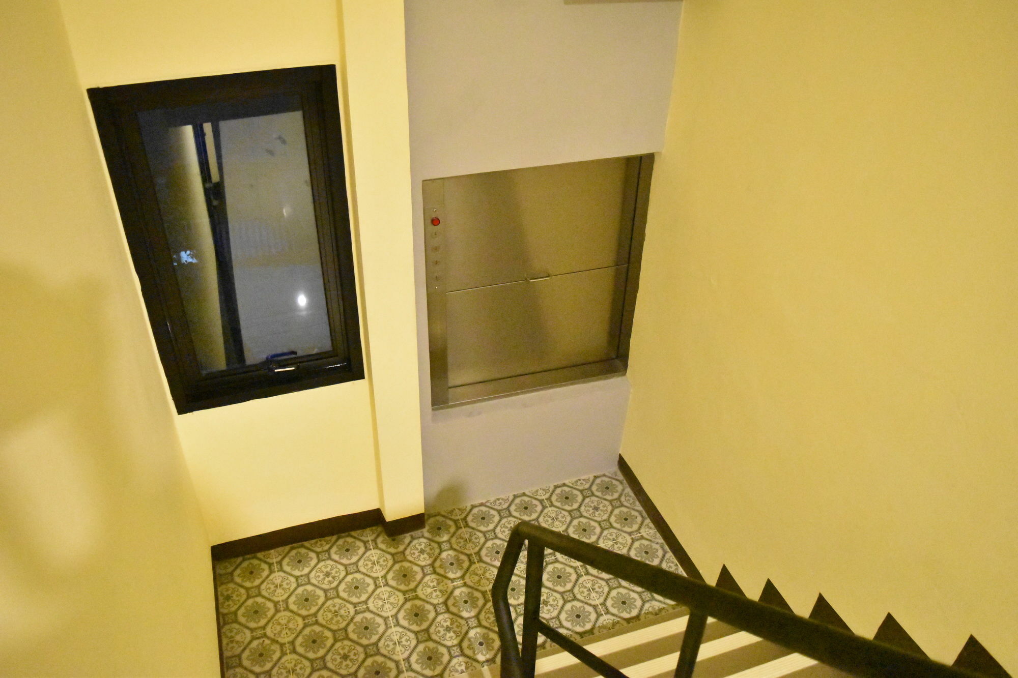 Hide Hostel