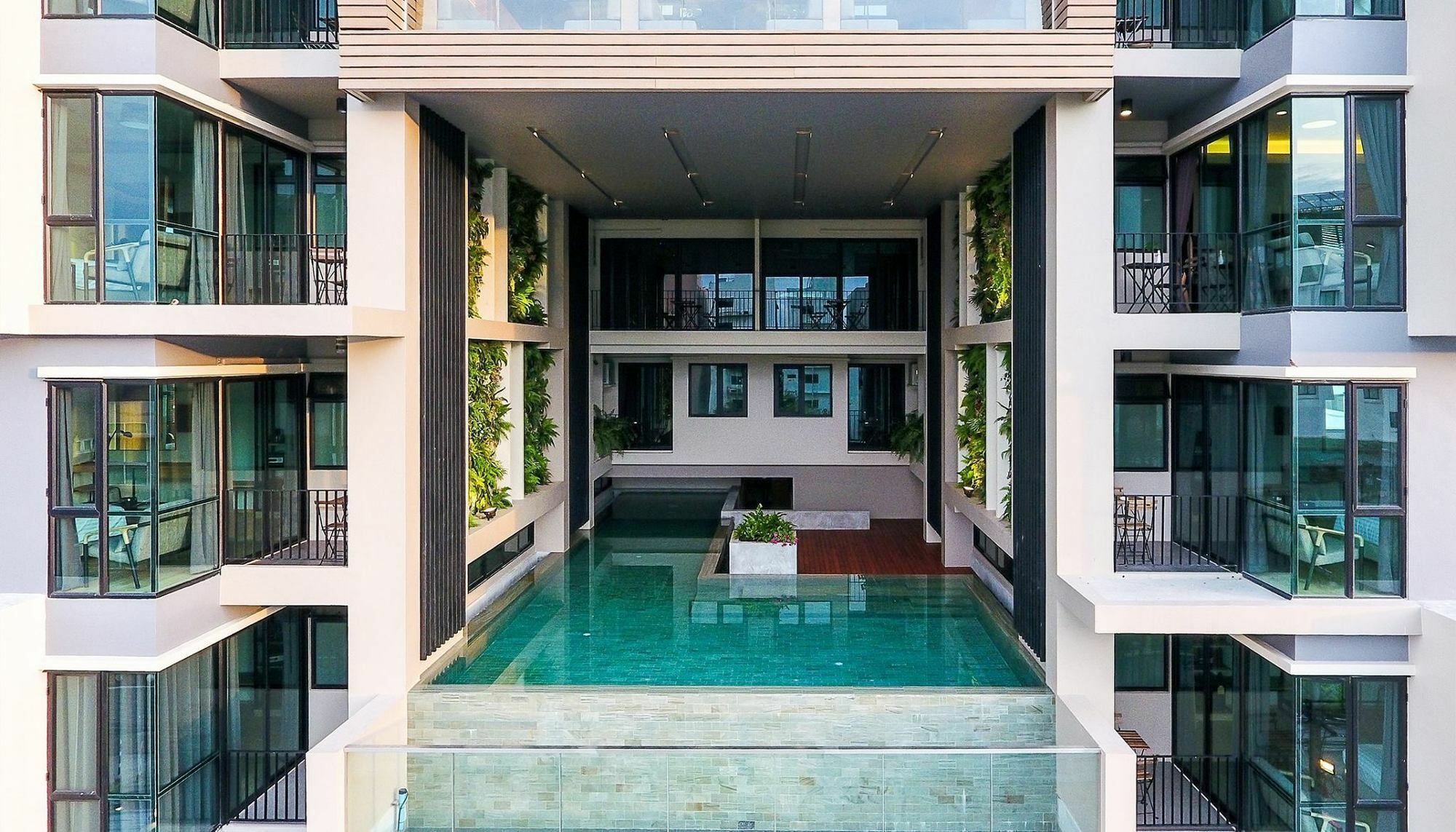 Mii Srinakarin Hotel