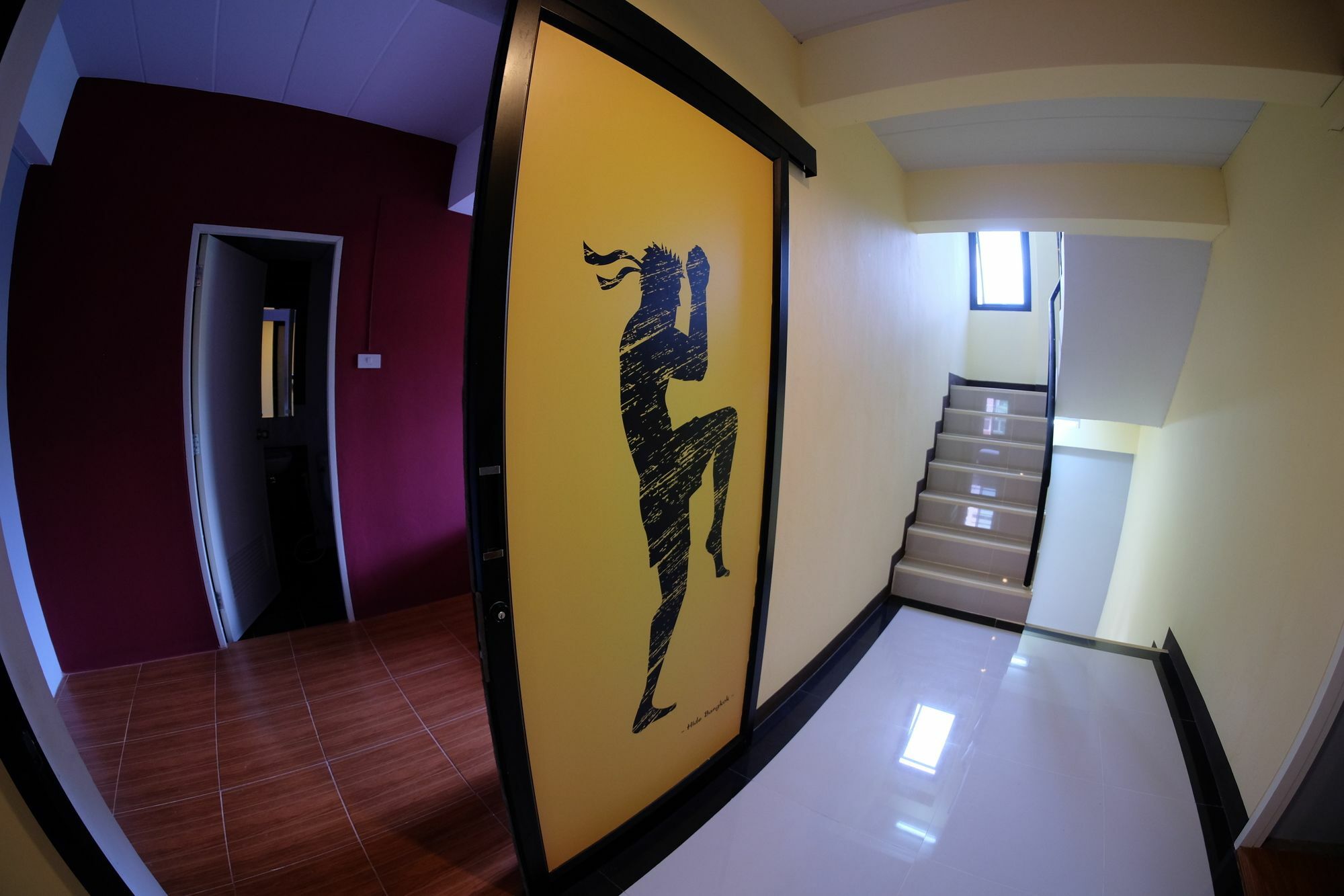 Hostel Hide *