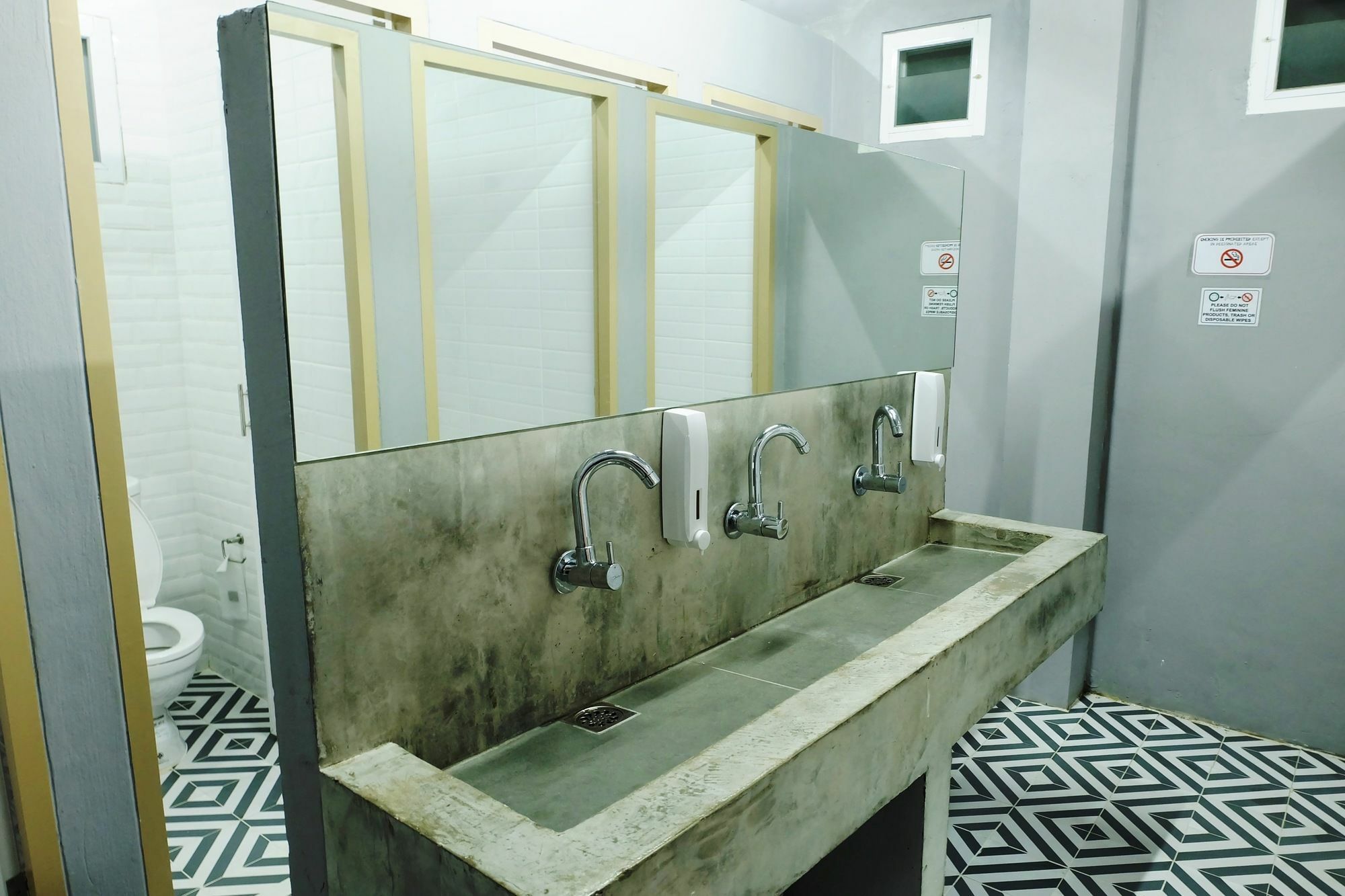 Stations Hostel *