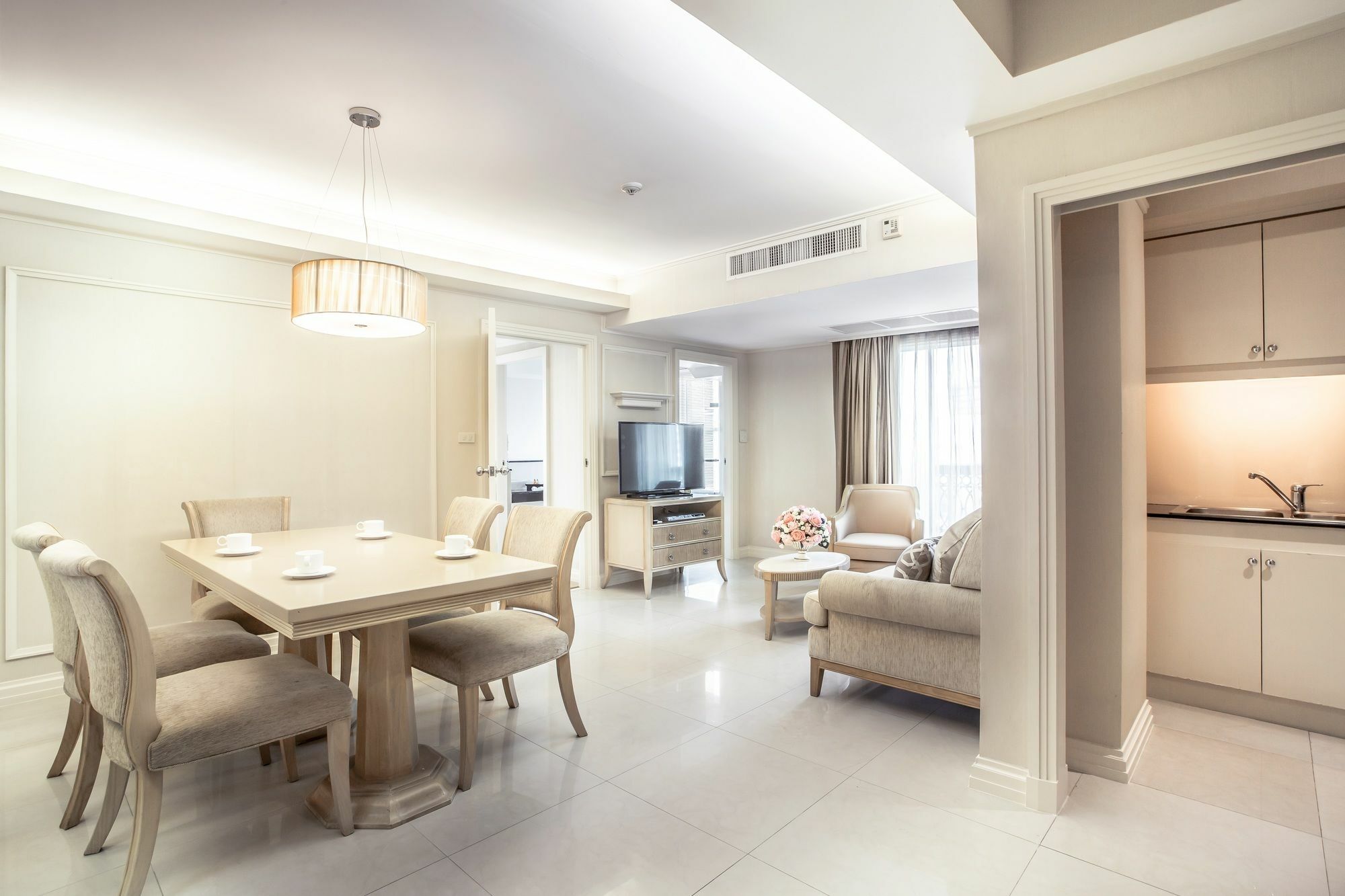 Hope Land Sukhumvit 24 Hotel Bangkok