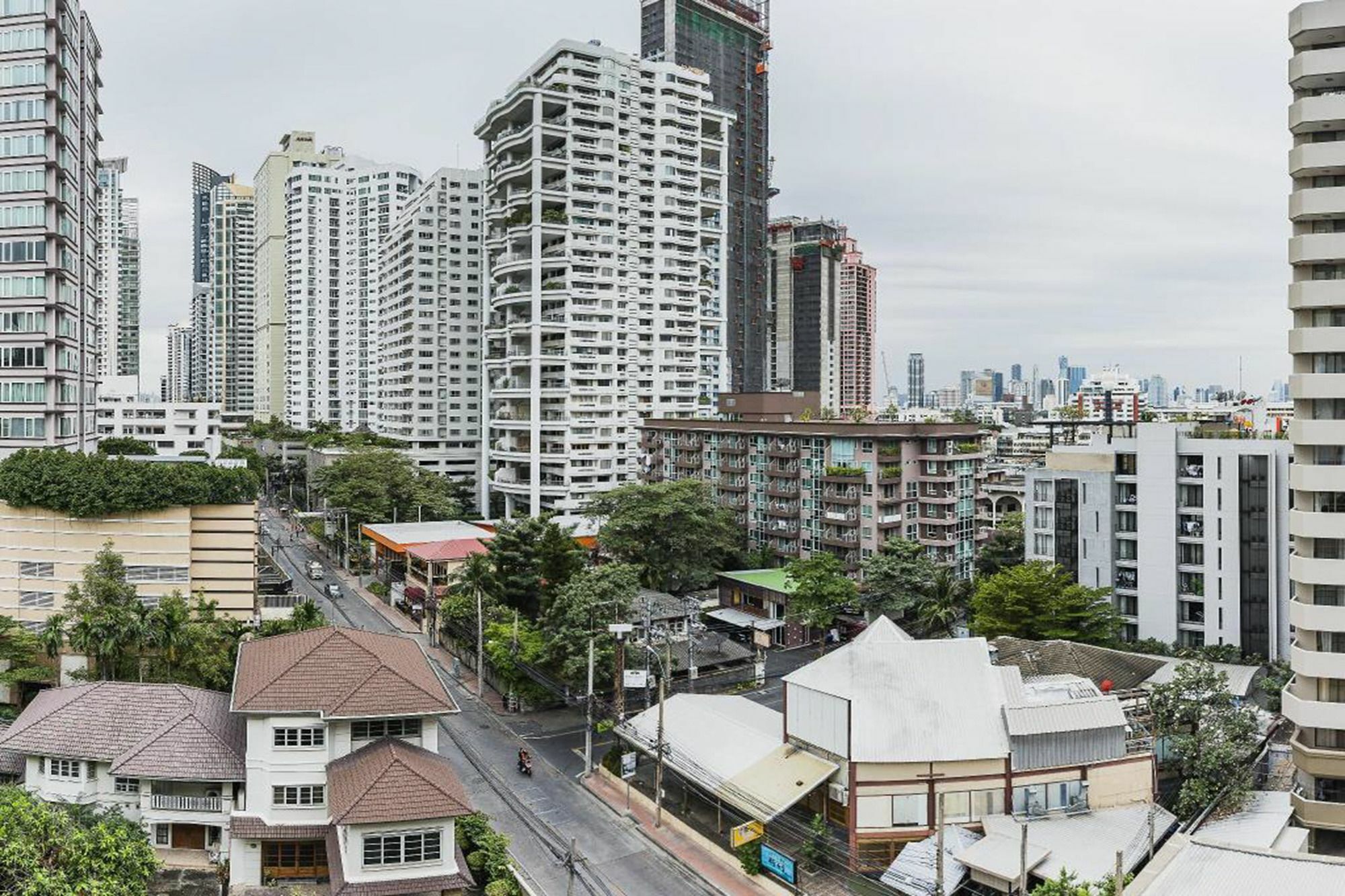 Hope Land Sukhumvit 24 Hotel