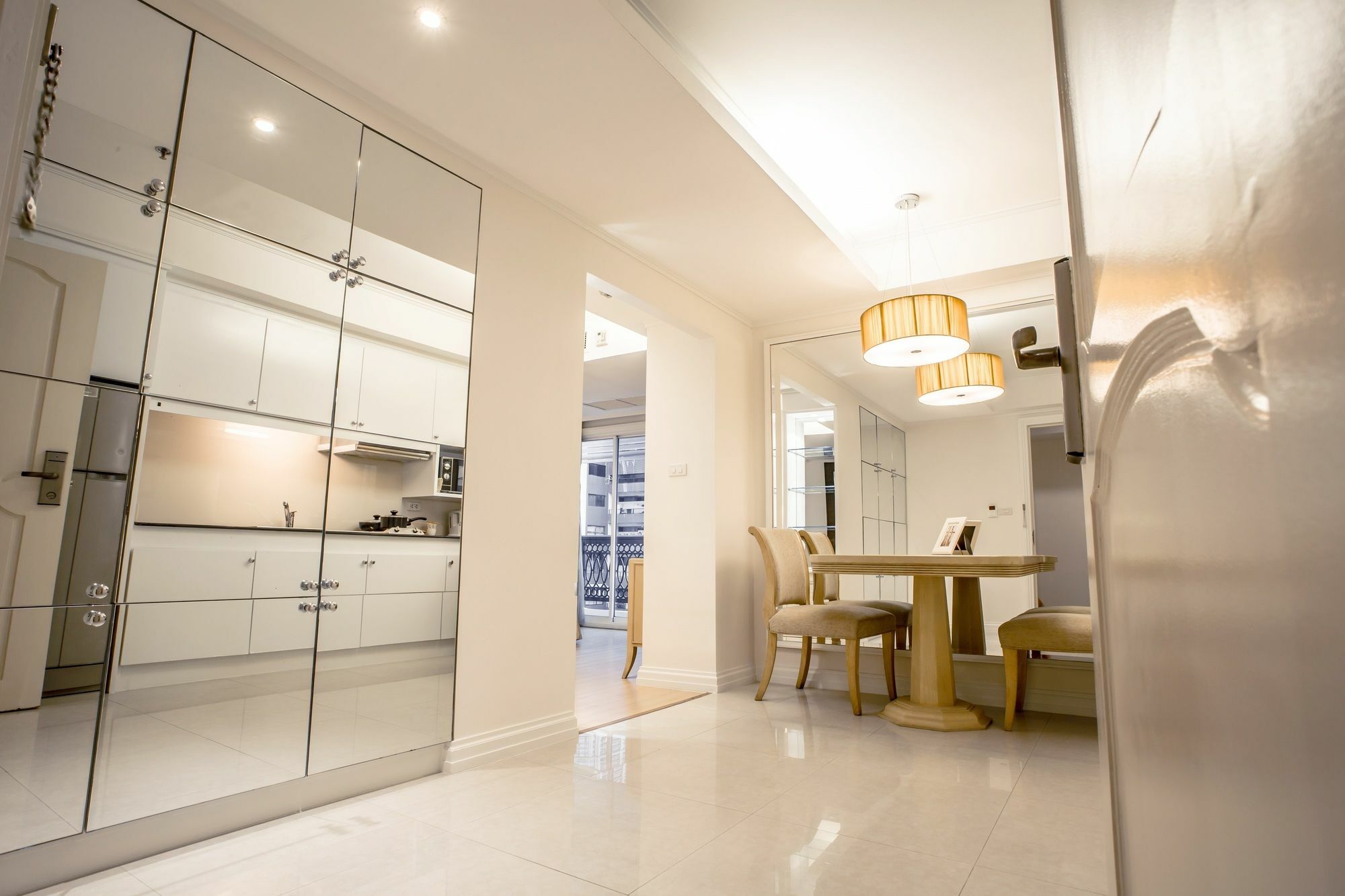 Hope Land Sukhumvit 24 Hotel