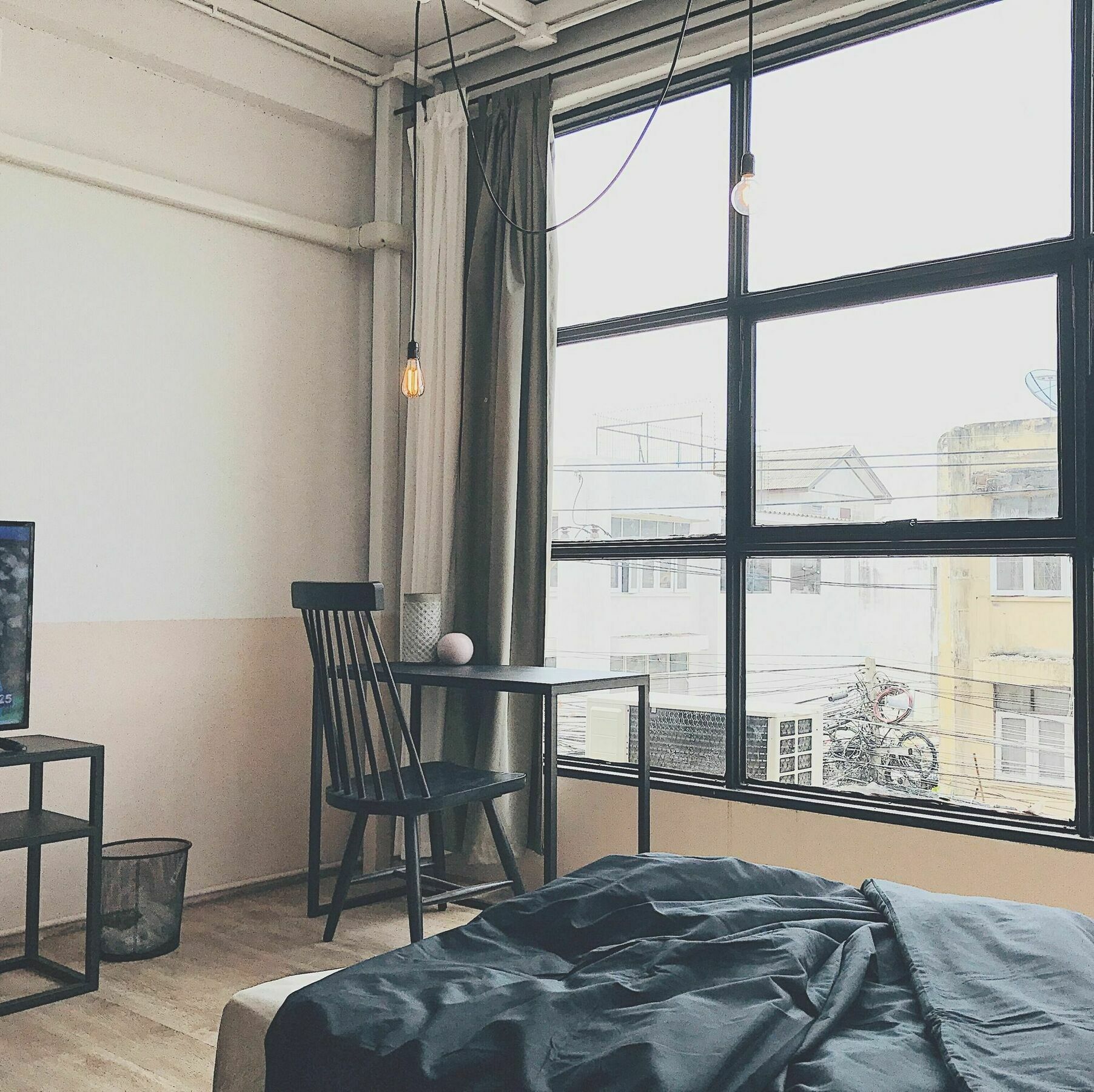 Hostel Beige Poshtels + Netflix Bangkok