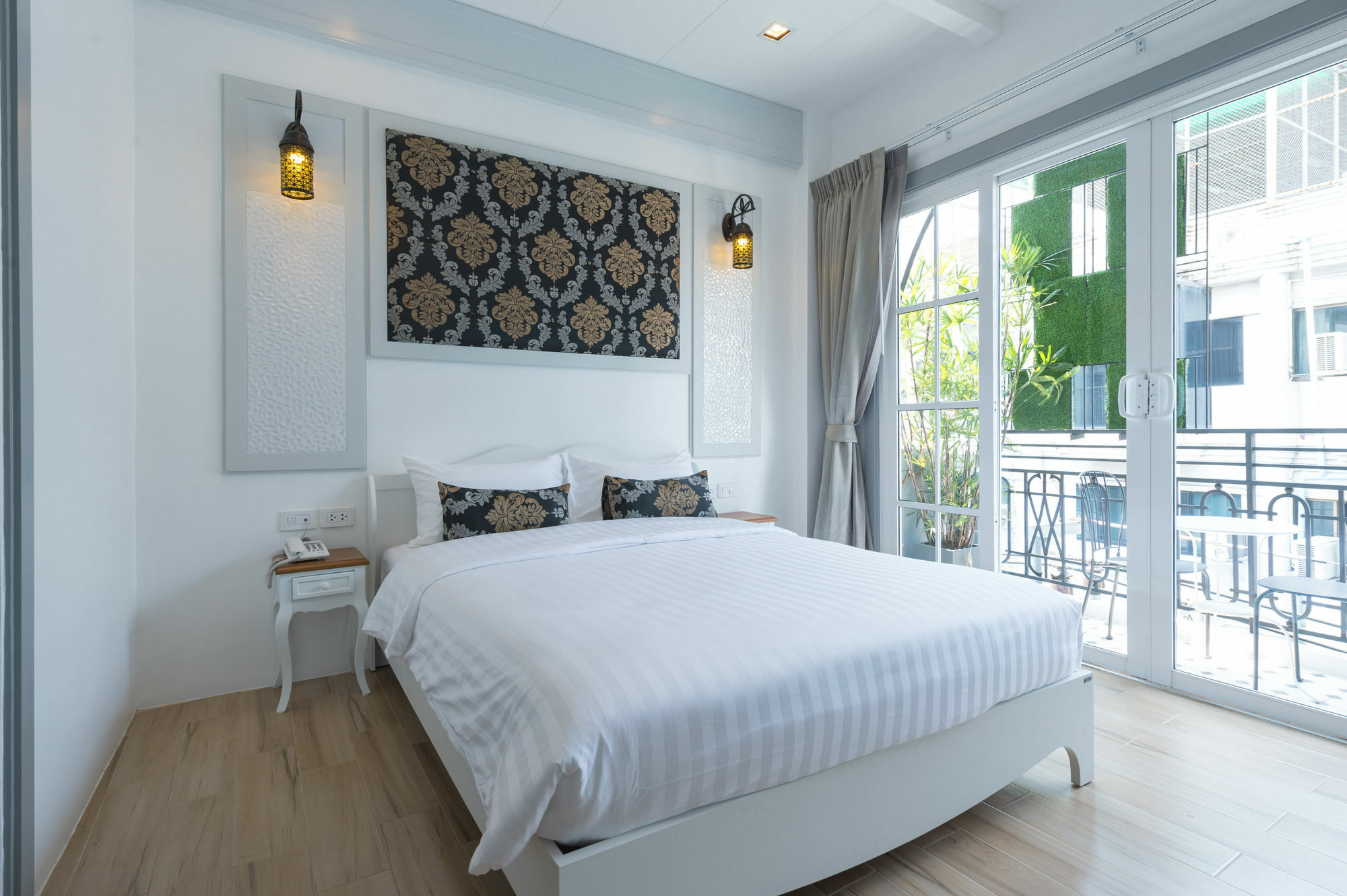 White Ivory 3*