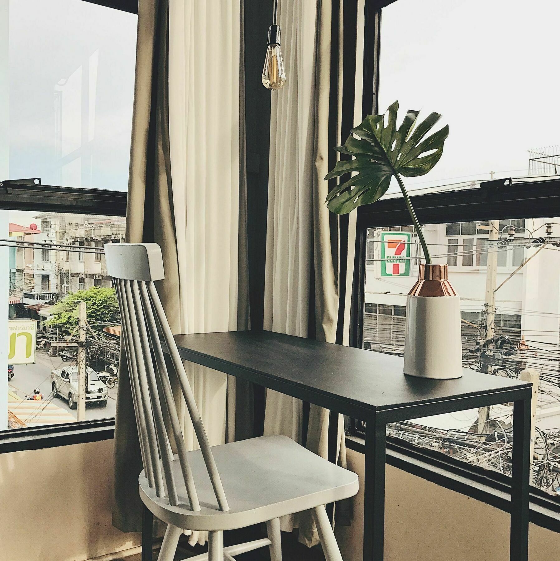 Hostel Beige Poshtels + Netflix *