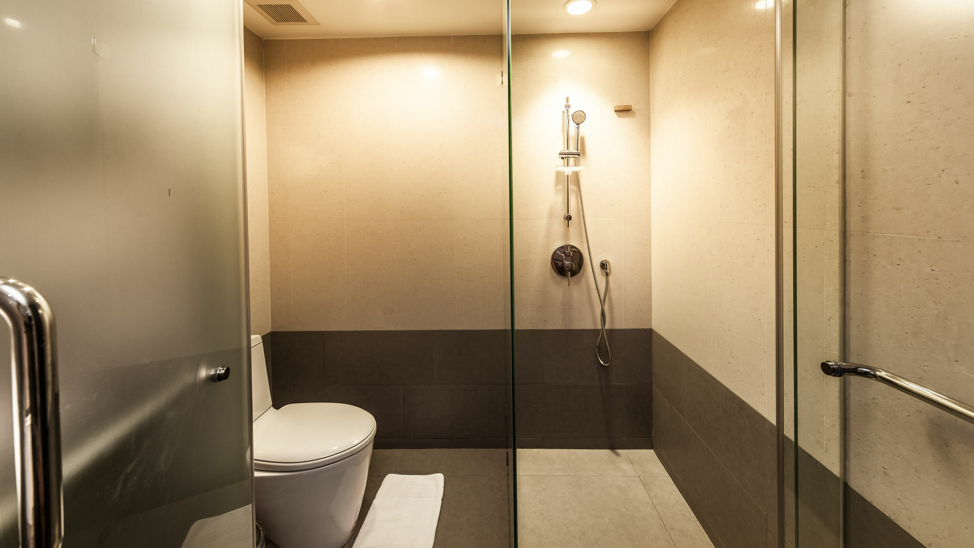 Arcadia Ploenchit By Compass Hospitality Hotel Bangkok