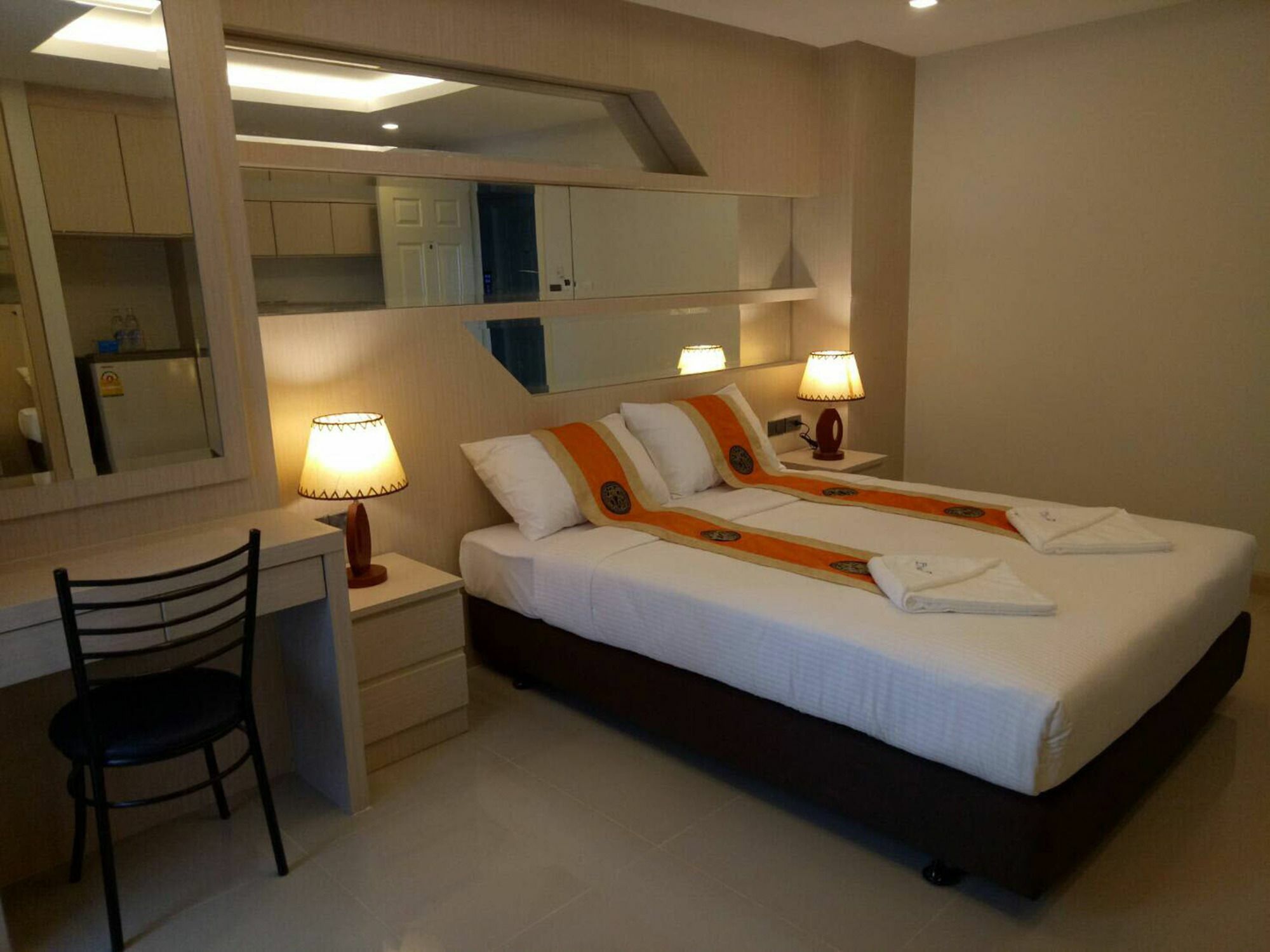 Hotel B-your Don Mueang Airport 4*