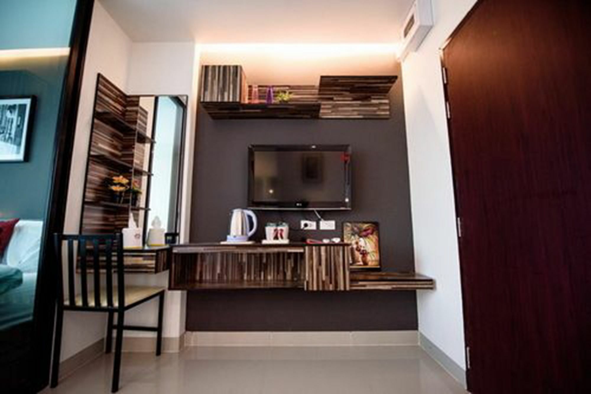 48 Metro Hotel