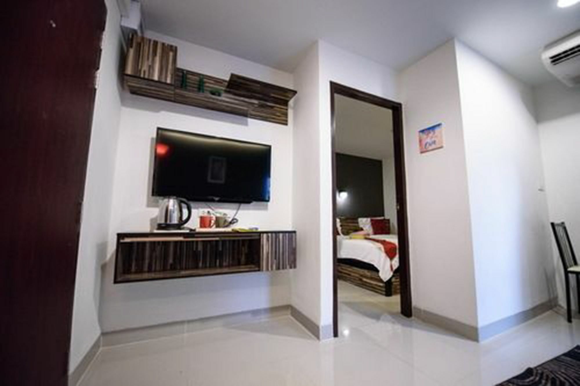 Hotel 48 Metro 3*