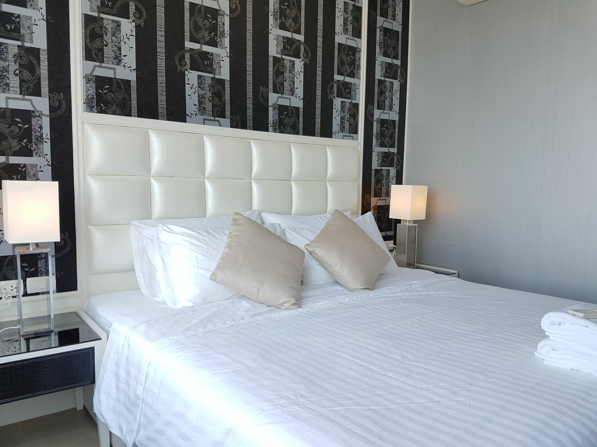 Bangkok Luxury Suites Pyne *