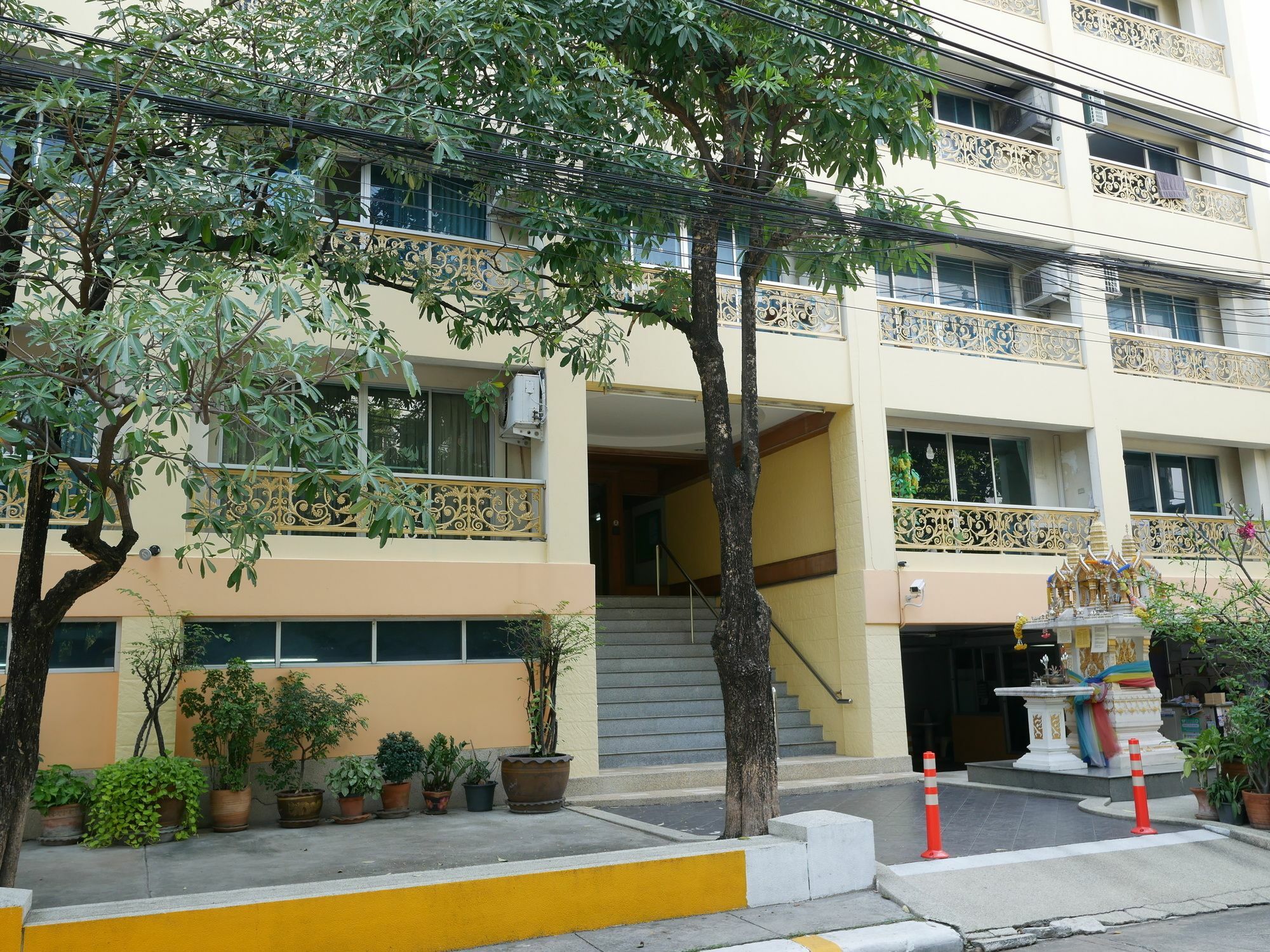 Baansuan - Mrt Cultural Station Pangsapuri Bangkok