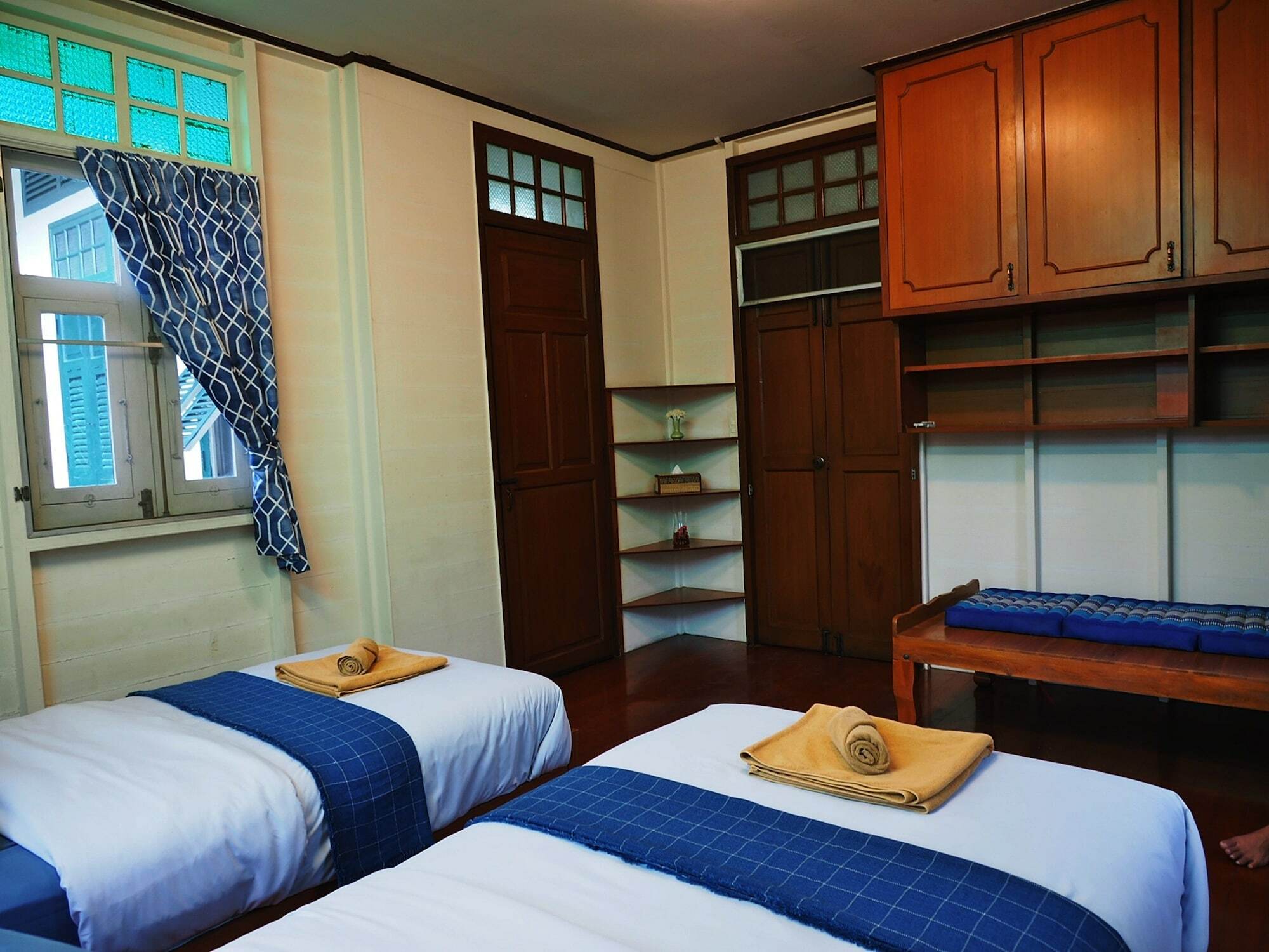 4brs Thai Heritage House In Samsen